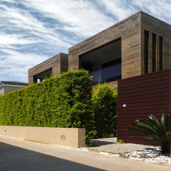 modern-houses-with-green-plant-wall-2021-08-27-09-26-35-utc.jpg